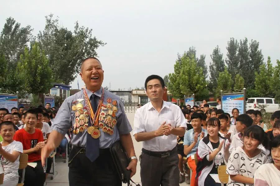 白云：只要心中装着人民，就会满眼是活浑身是劲